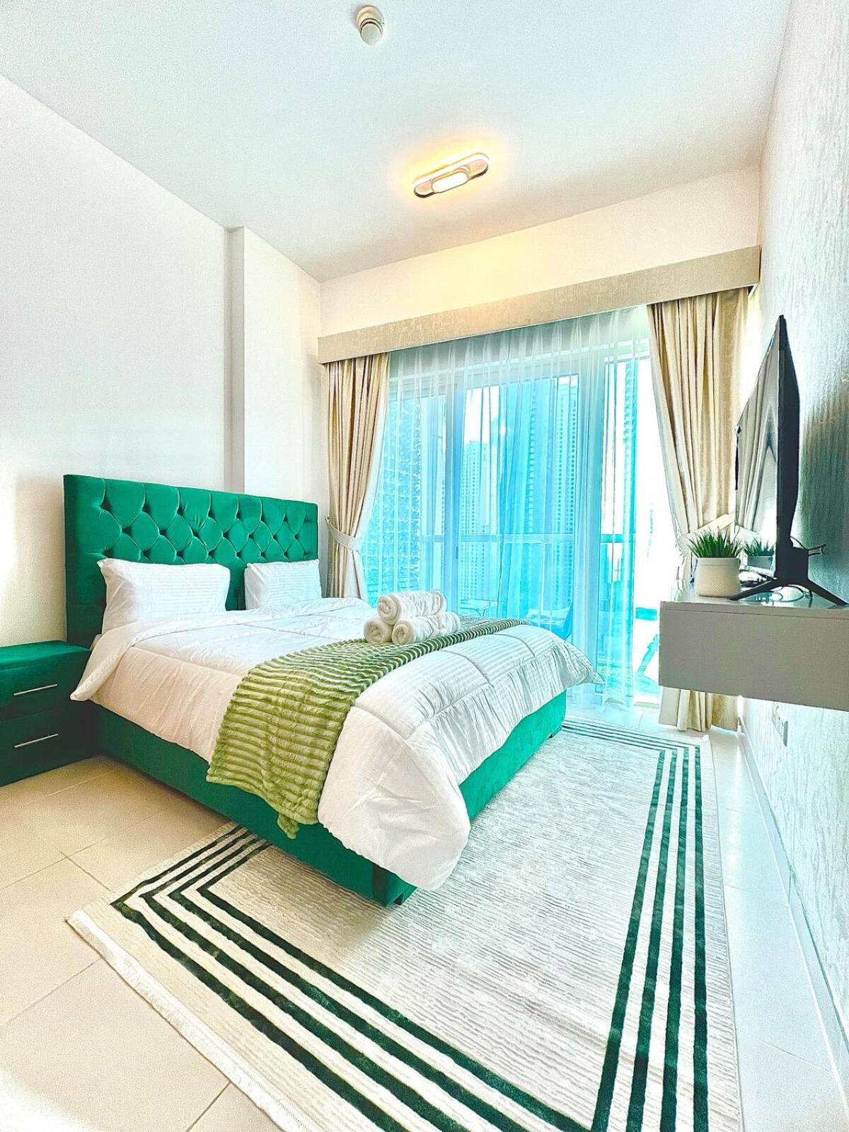 Stunning 2br Marina View Close To Jbr Apartment
