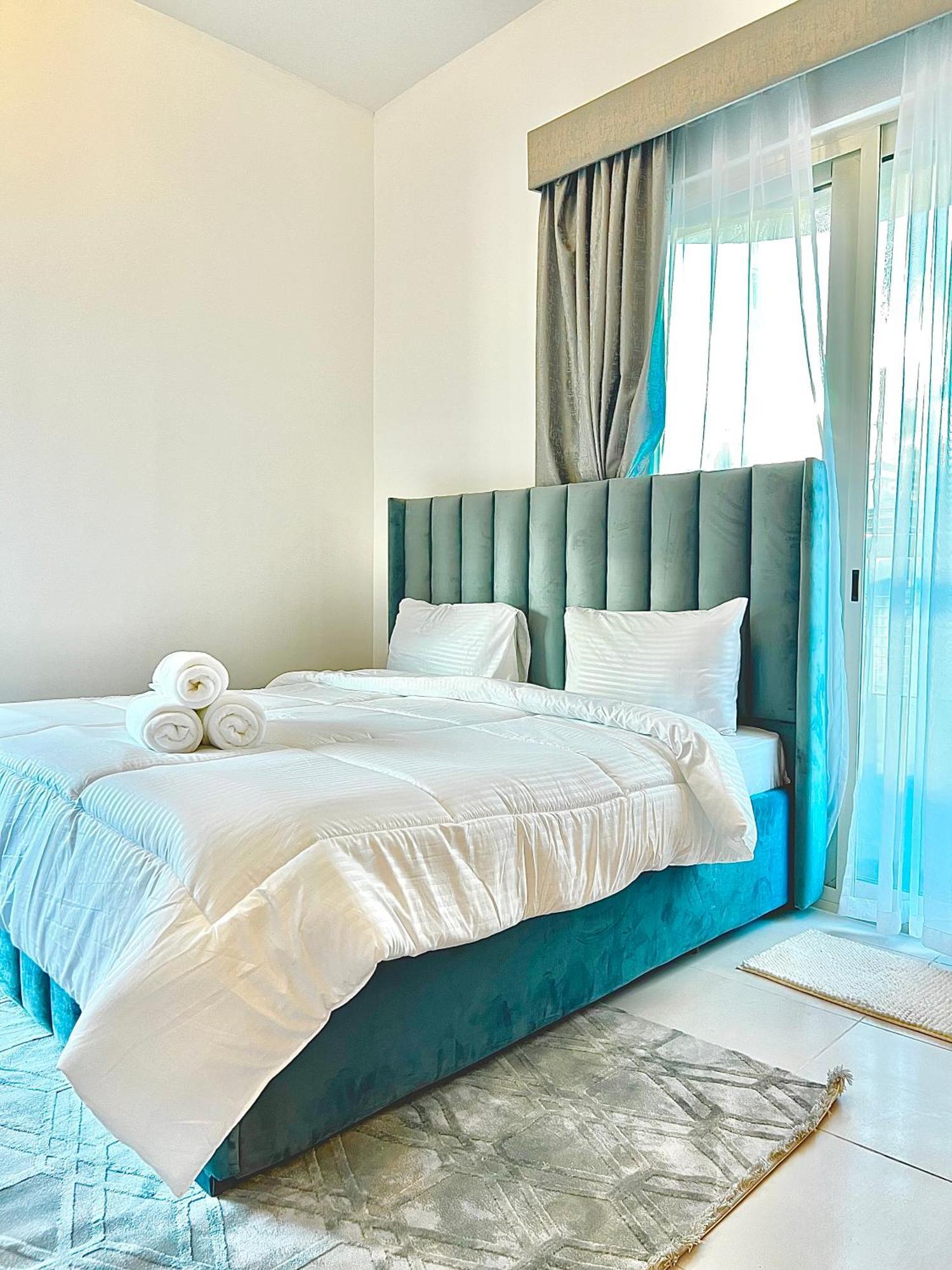 Stunning 2br Marina View Close To Jbr *