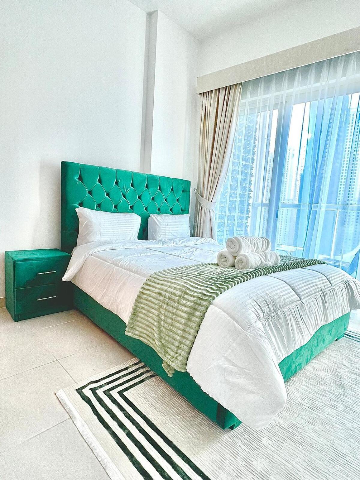 Stunning 2br Marina View Close To Jbr Dubai