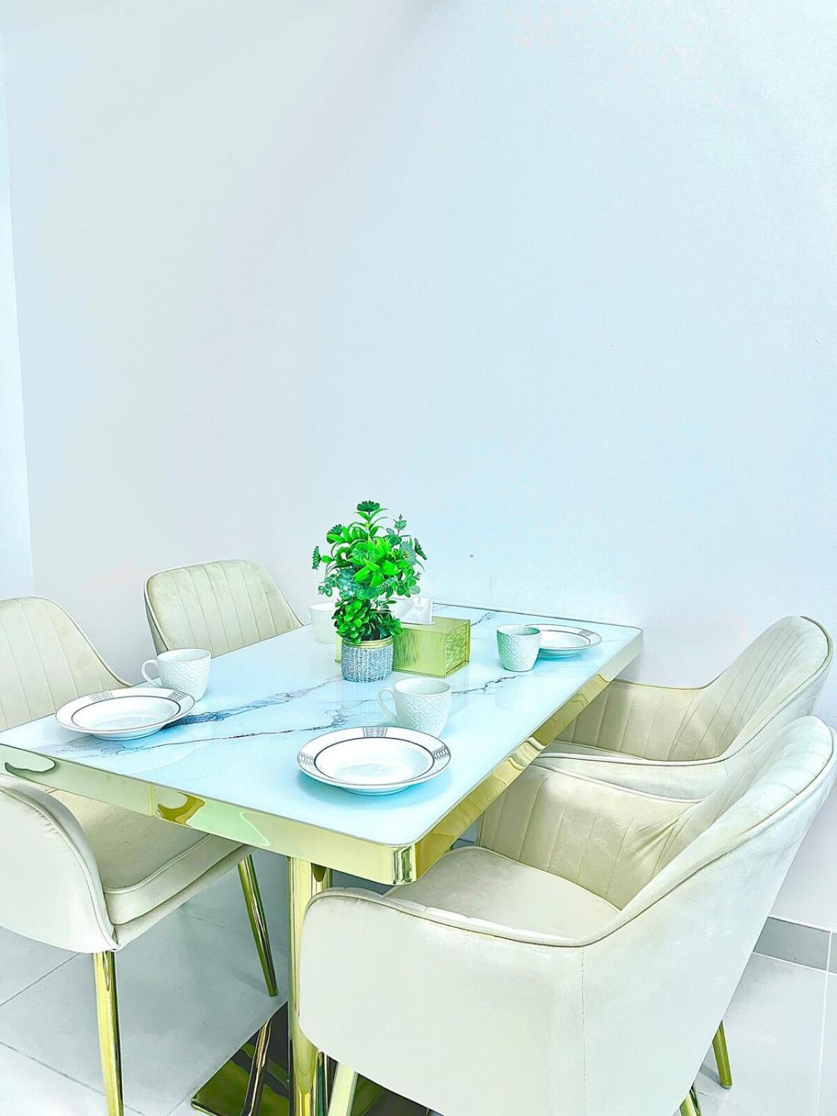 Stunning 2br Marina View Close To Jbr Apartment *