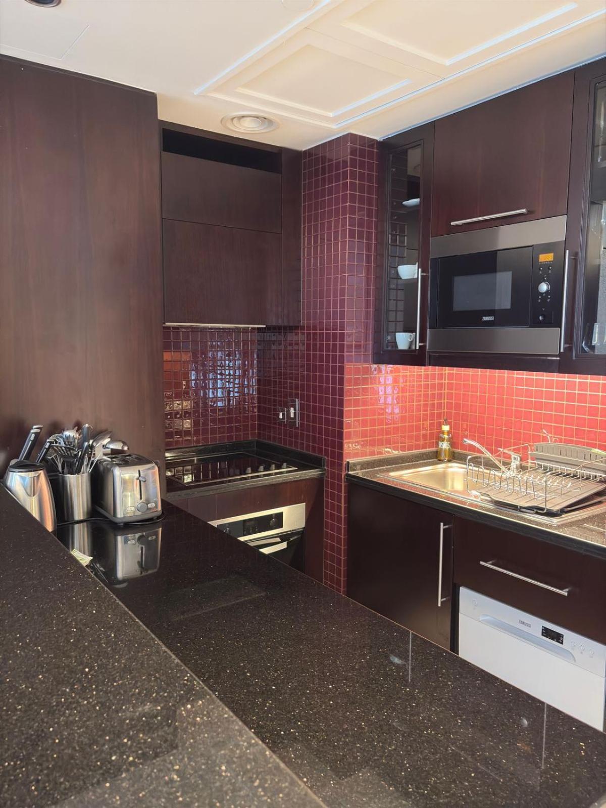 Residencial In Address Downtown Connected To Mall Apartment