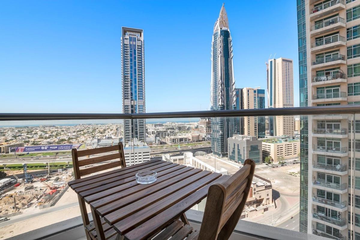 Downtown Living In A Modern 1br With Pool & Gym Access Apartment