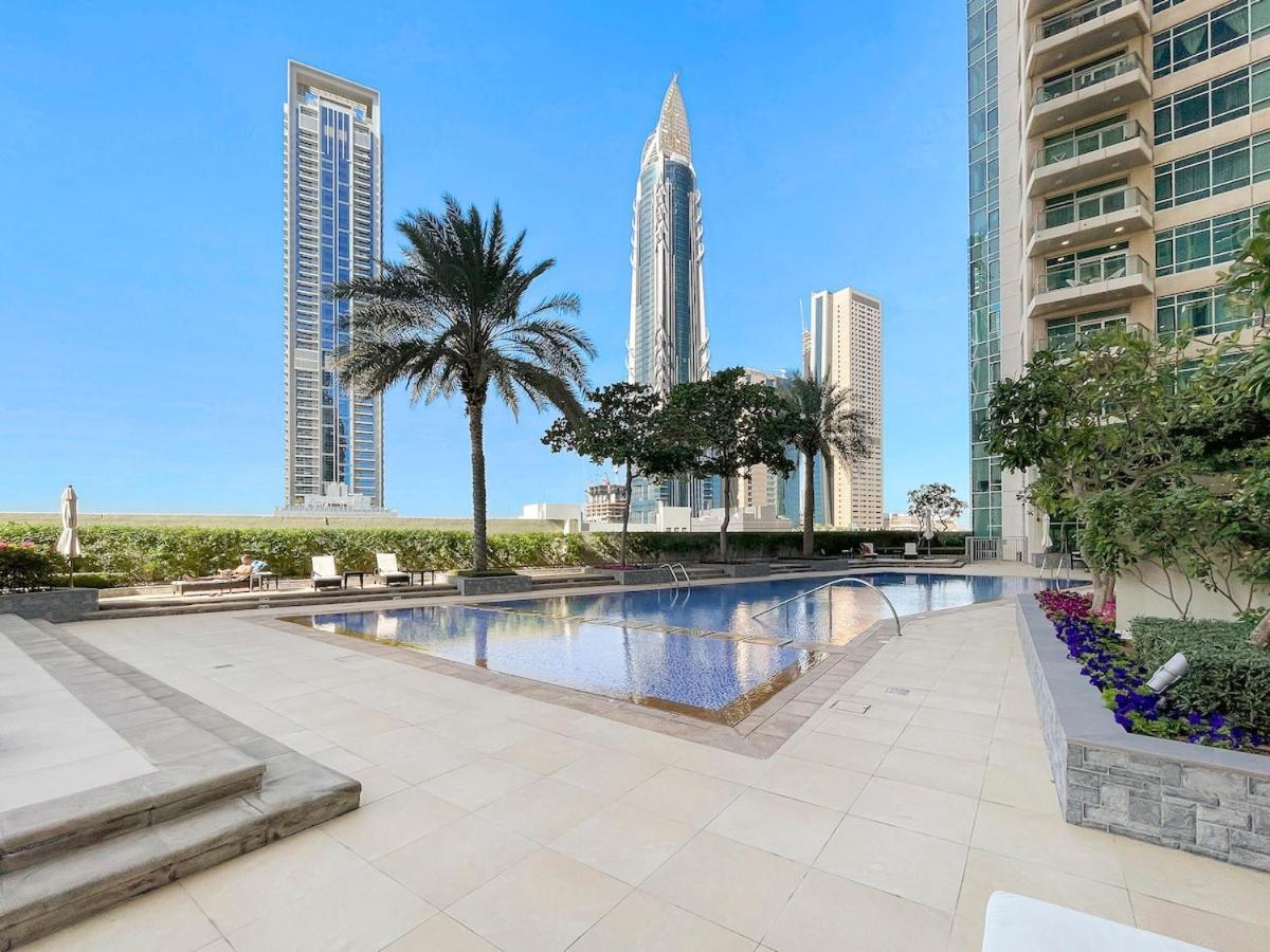 Downtown Living In A Modern 1br With Pool & Gym Access *