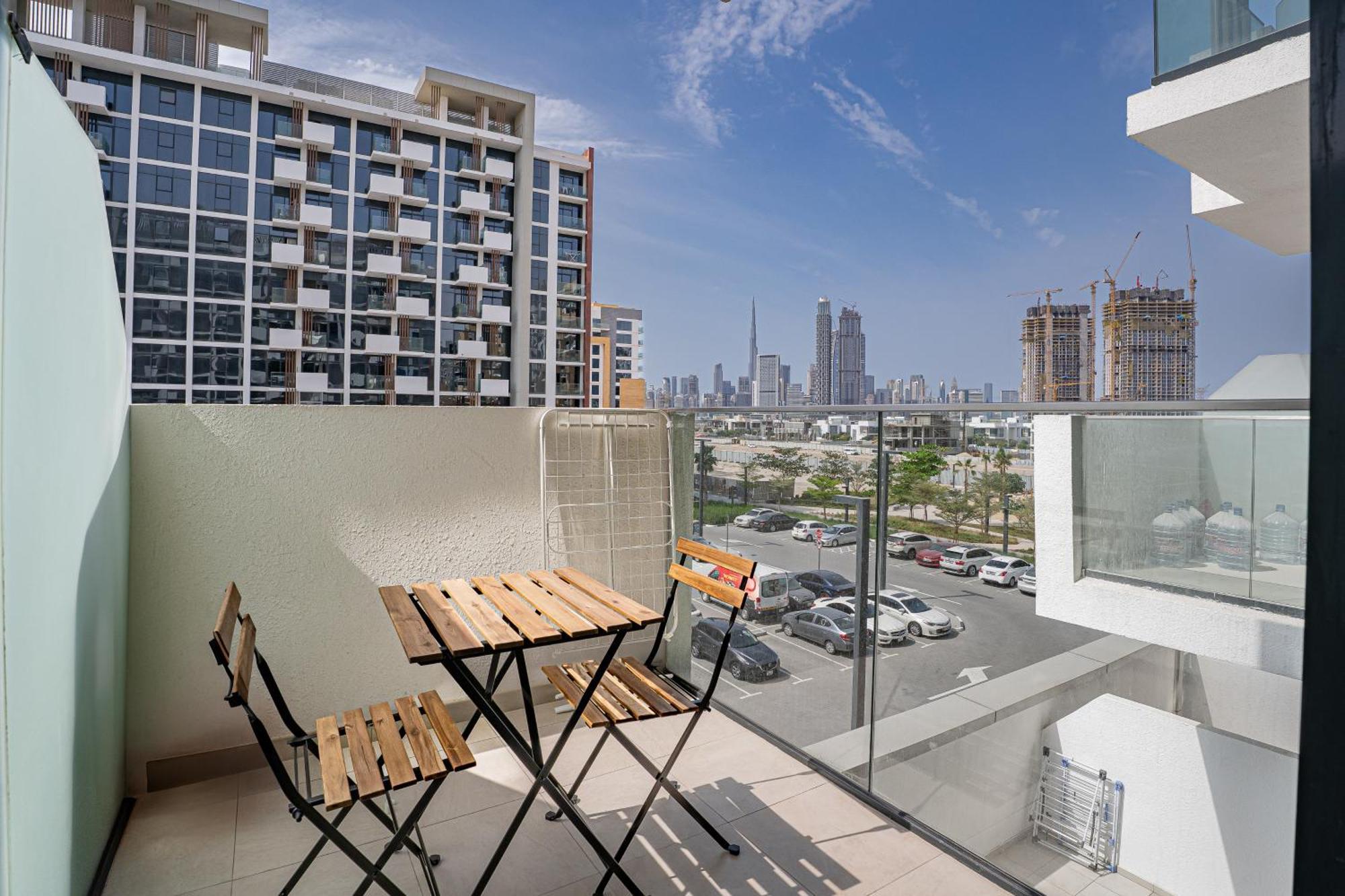 Escape24 - Chic Apartment, Azizi Riviera 19 *