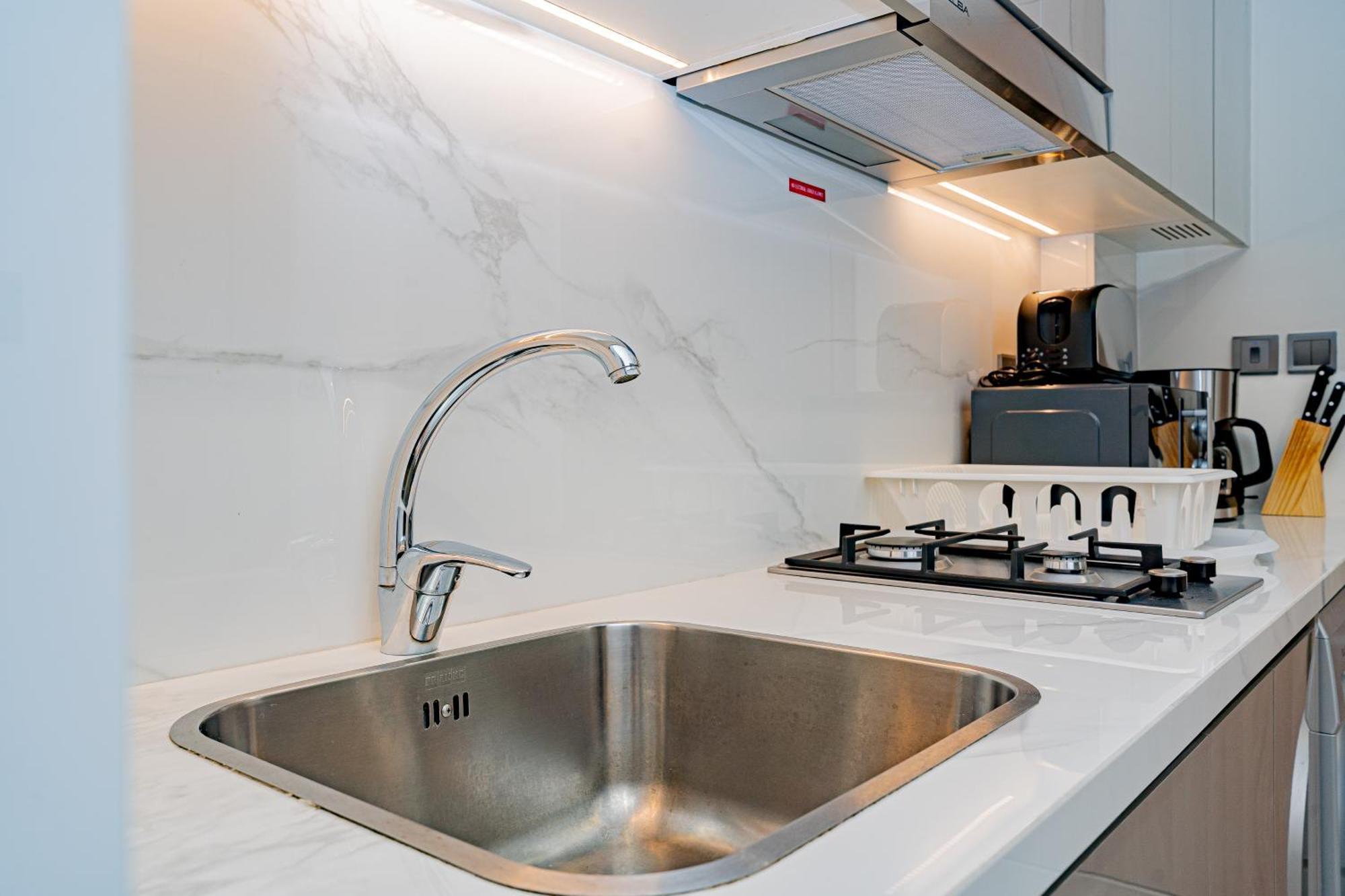 Escape24 - Chic Apartment, Azizi Riviera 19 Apartment *
