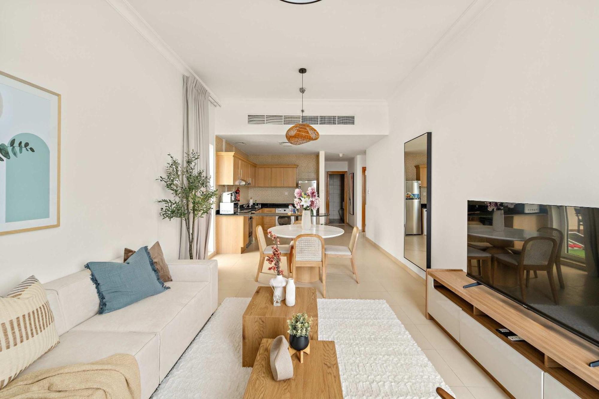 Silkhaus Homey 2br At Mayfair Tower In Business Bay *