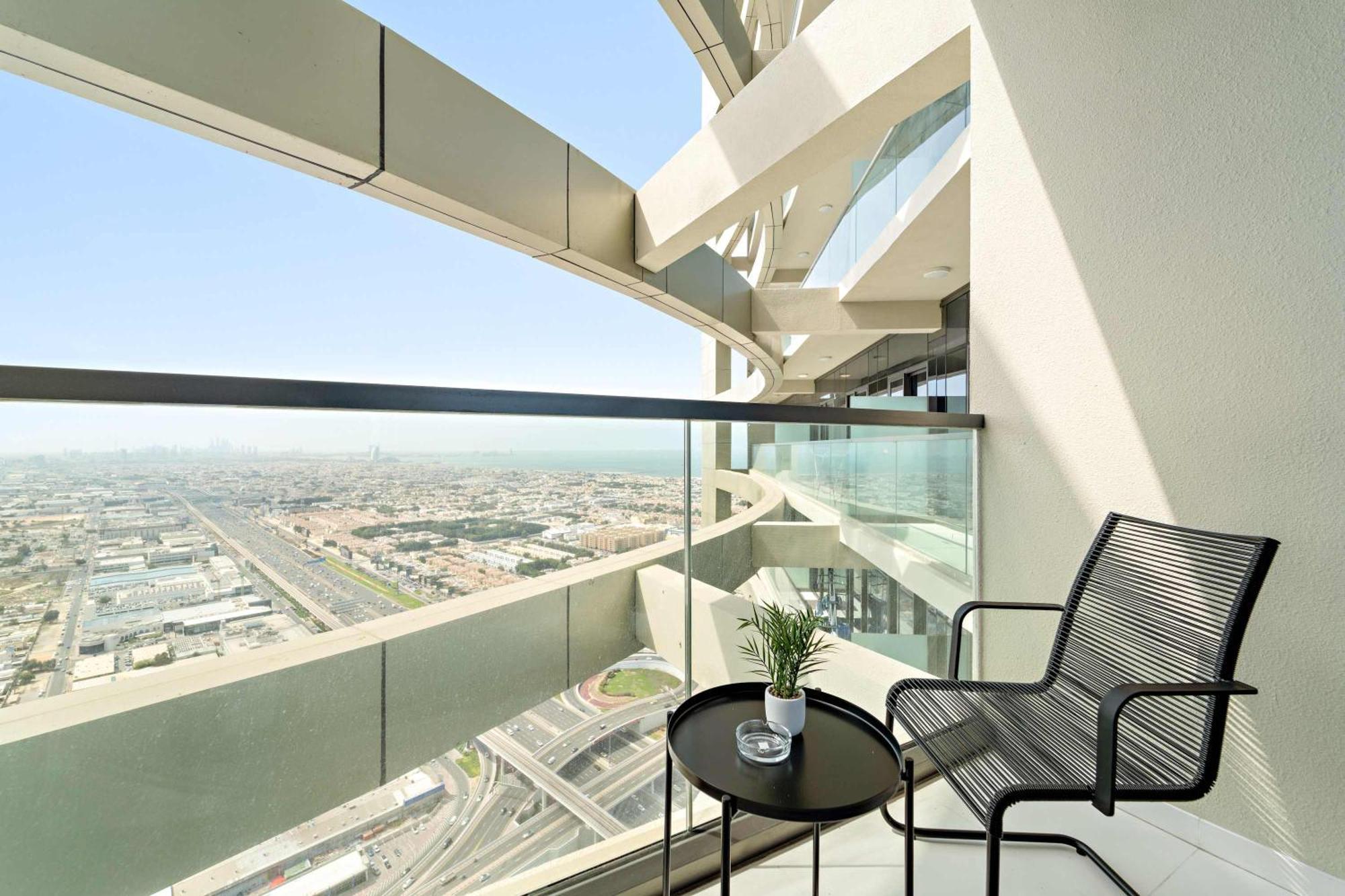 Silkhaus Spacious 2br In Aykon Near Safa Park Dubai