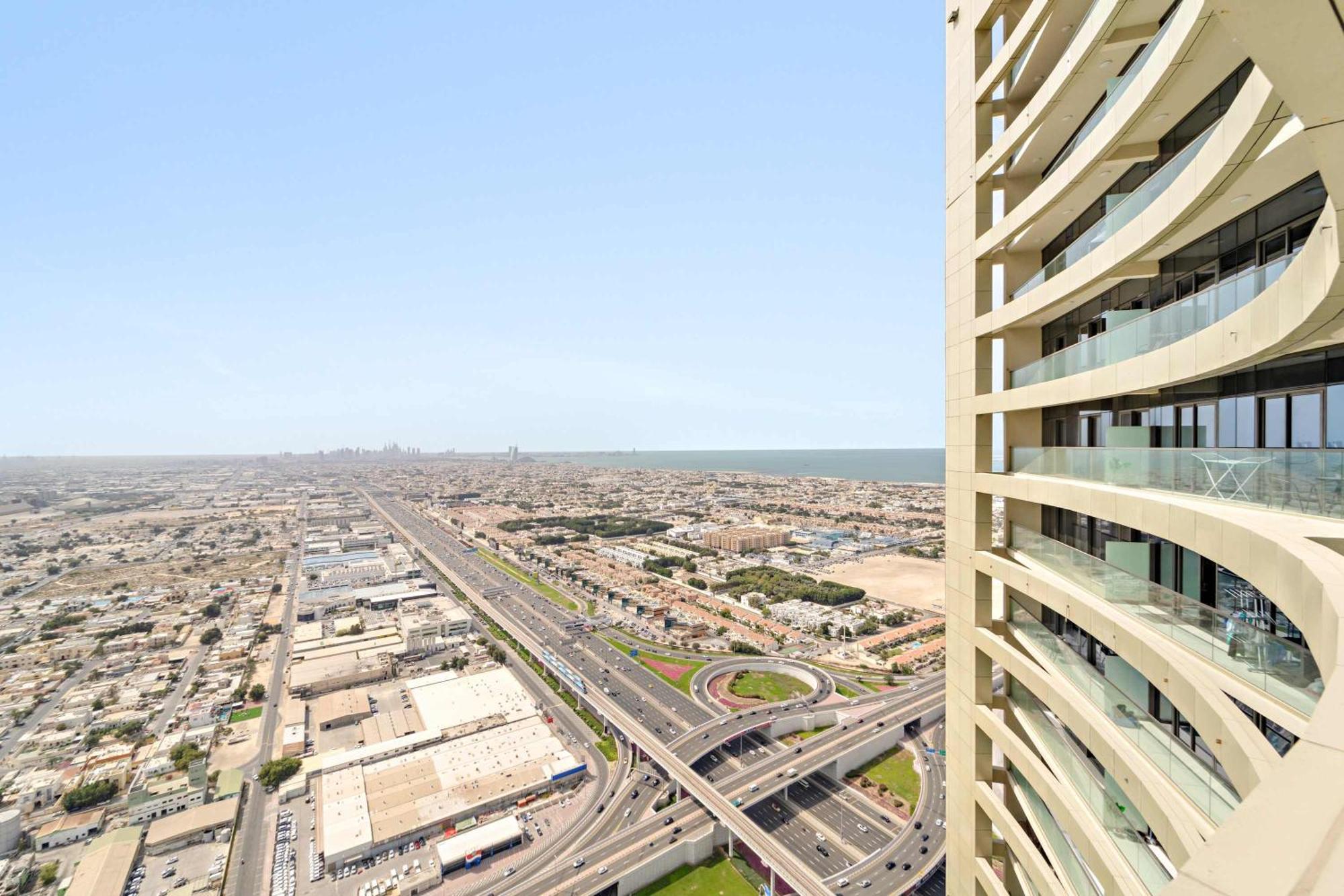 Apartment Silkhaus Spacious 2br In Aykon Near Safa Park Dubai
