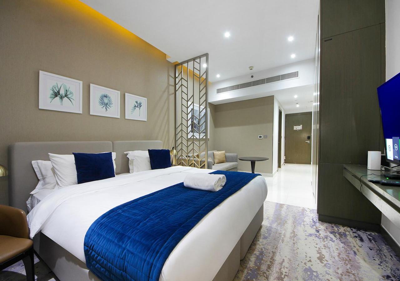 Modern Canal View With Balcony Damac Prive Apartment Dubai