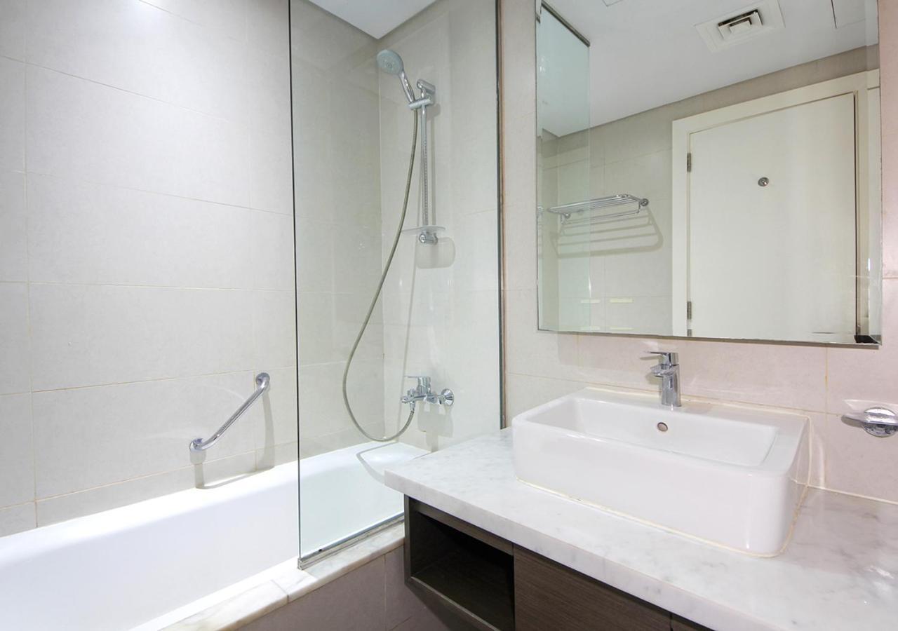 Apartment Modern Canal View With Balcony Damac Prive *