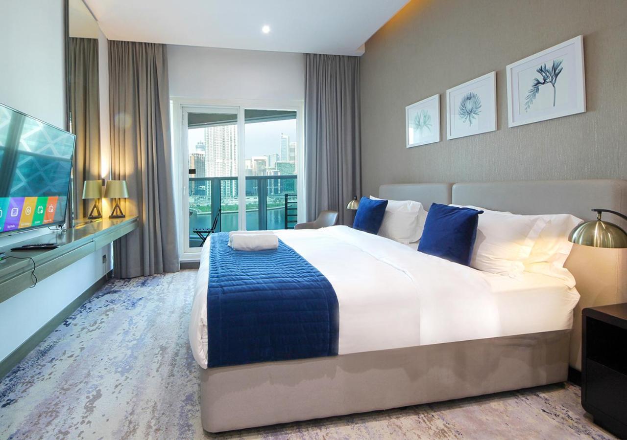 Modern Canal View With Balcony Damac Prive Apartment Dubai