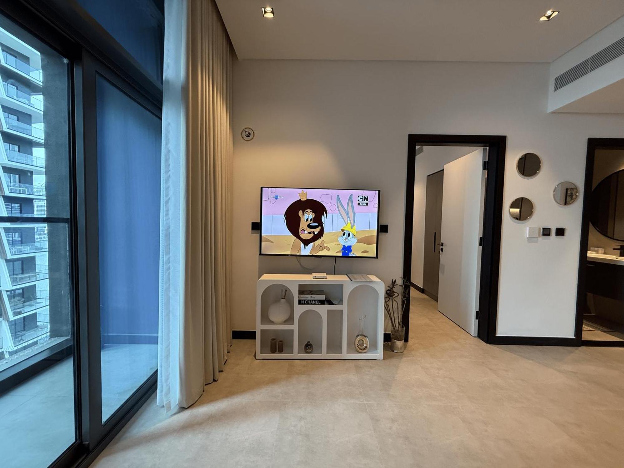 New Near Downtown With Canal View Apartment *