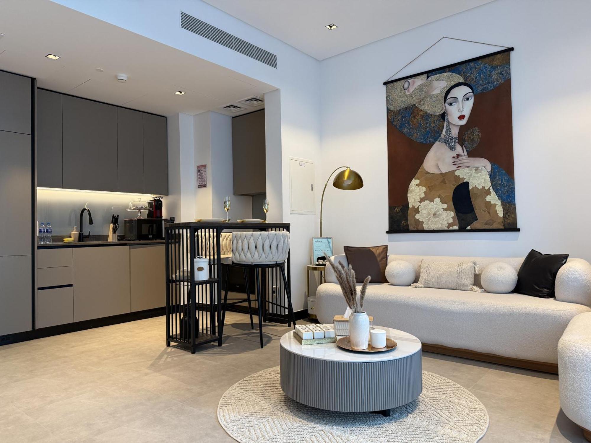 New Near Downtown With Canal View * Dubai