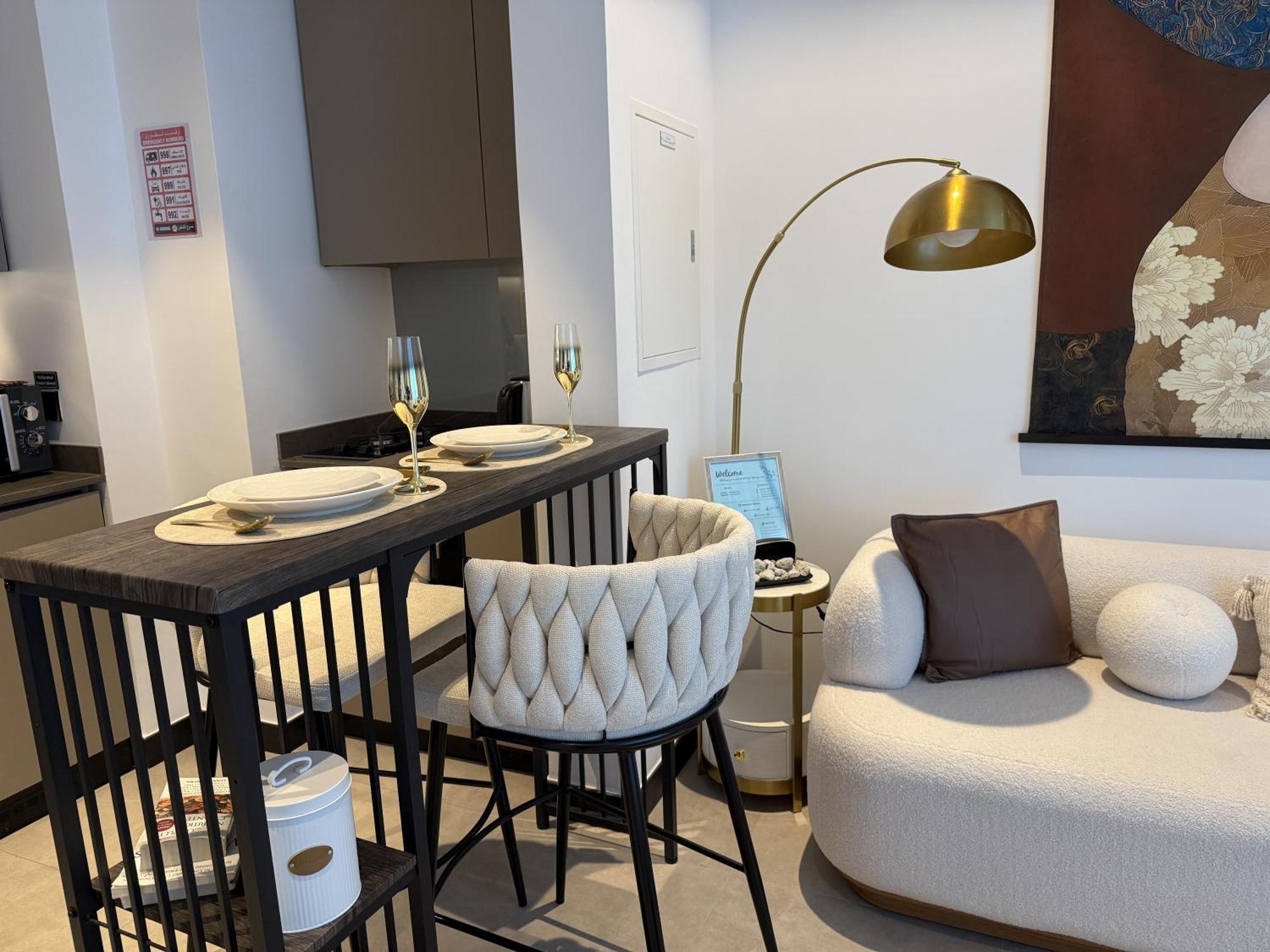 New Near Downtown With Canal View