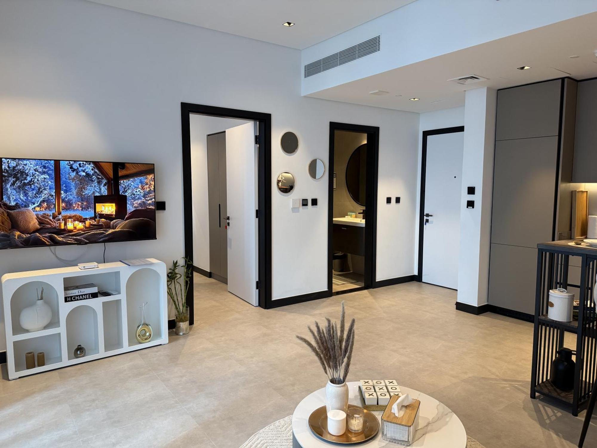 New Near Downtown With Canal View Apartment