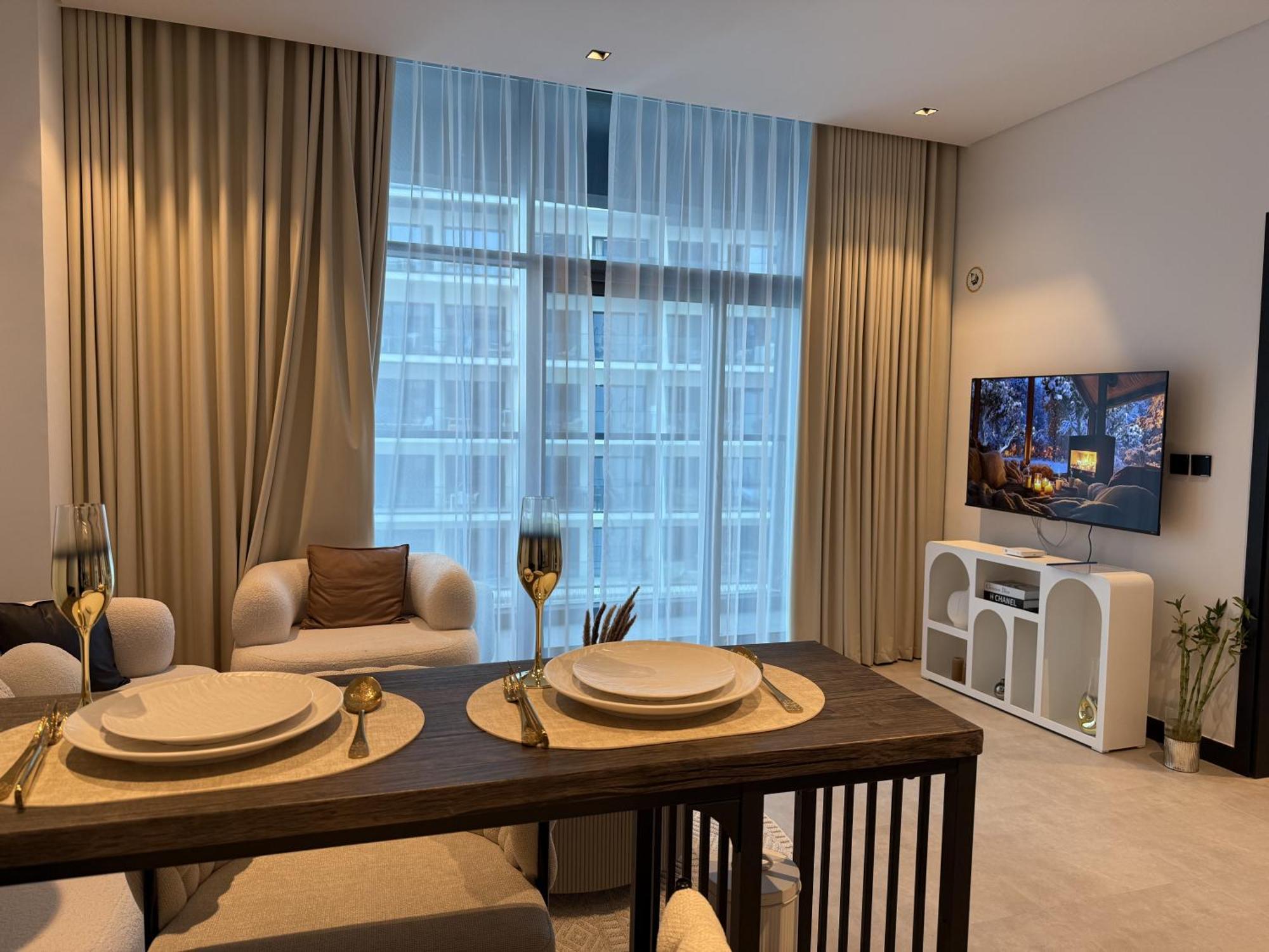 New Near Downtown With Canal View Apartment Dubai