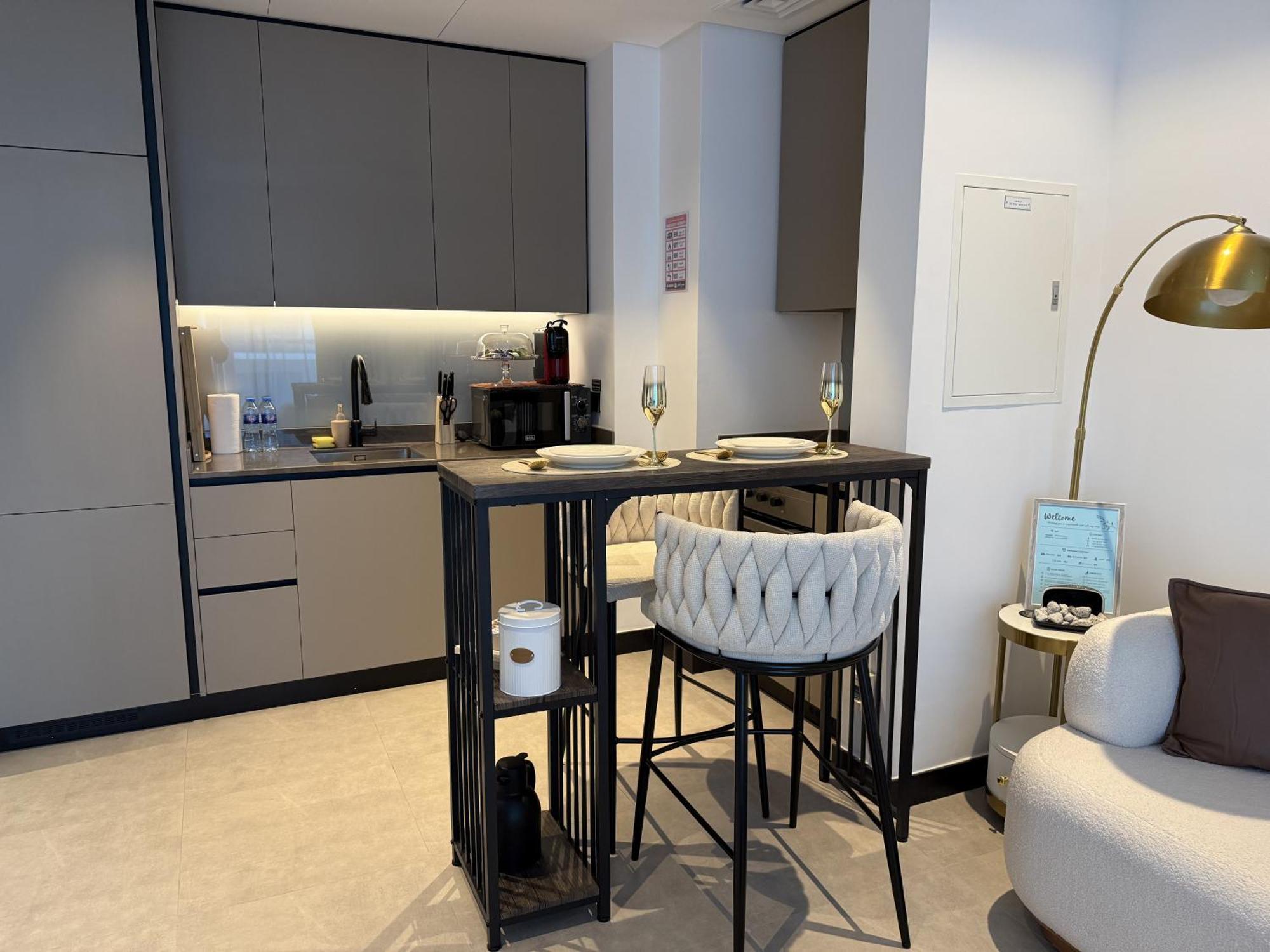New Near Downtown With Canal View Dubai