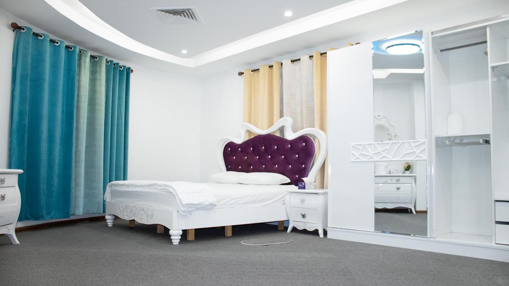 Cozy Near To Metro Station