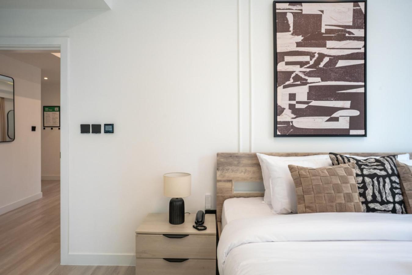Beachside Bliss With Partial Sea View Gym And Pool Apartment Dubai
