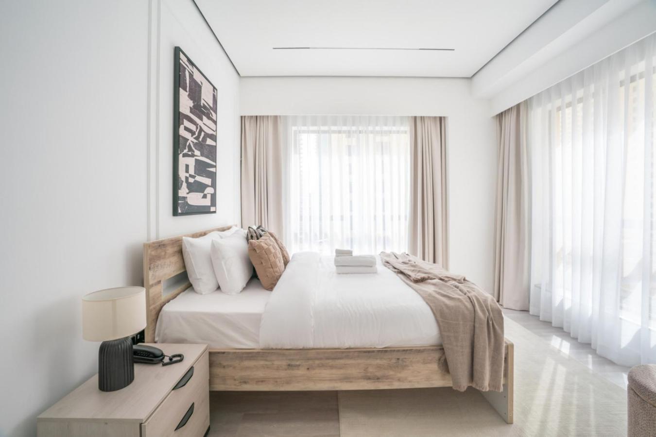 Beachside Bliss With Partial Sea View Gym And Pool * Dubai