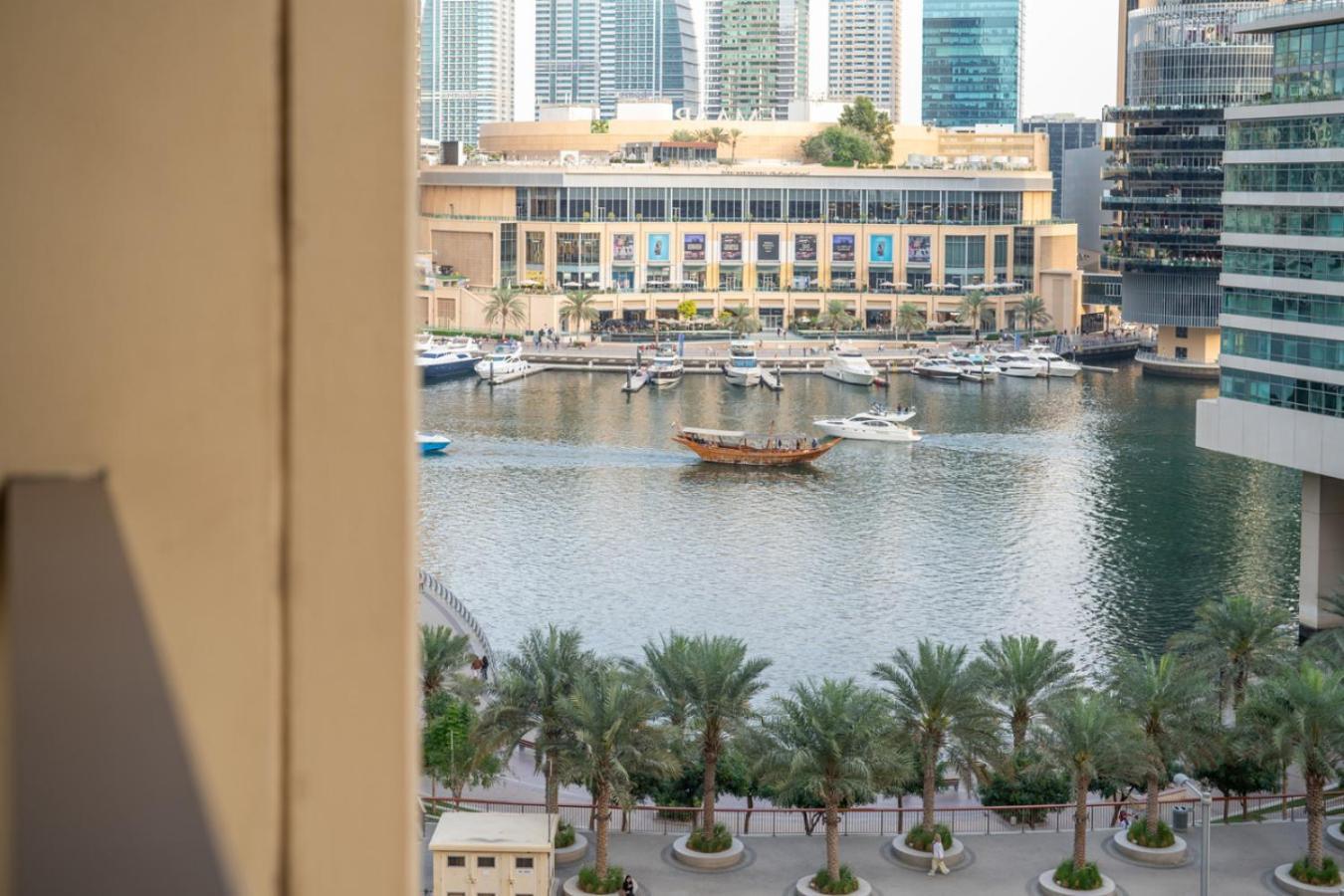 Beachside Bliss With Partial Sea View Gym And Pool Apartment Dubai
