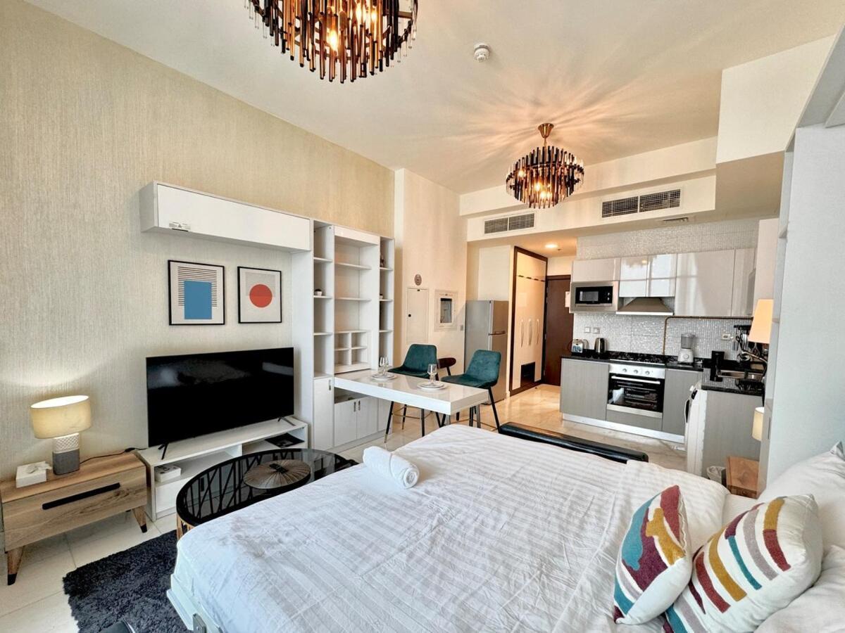 Homes 2 Retreat - Modern Retreat In The Heart Of Business Bay Apartment *