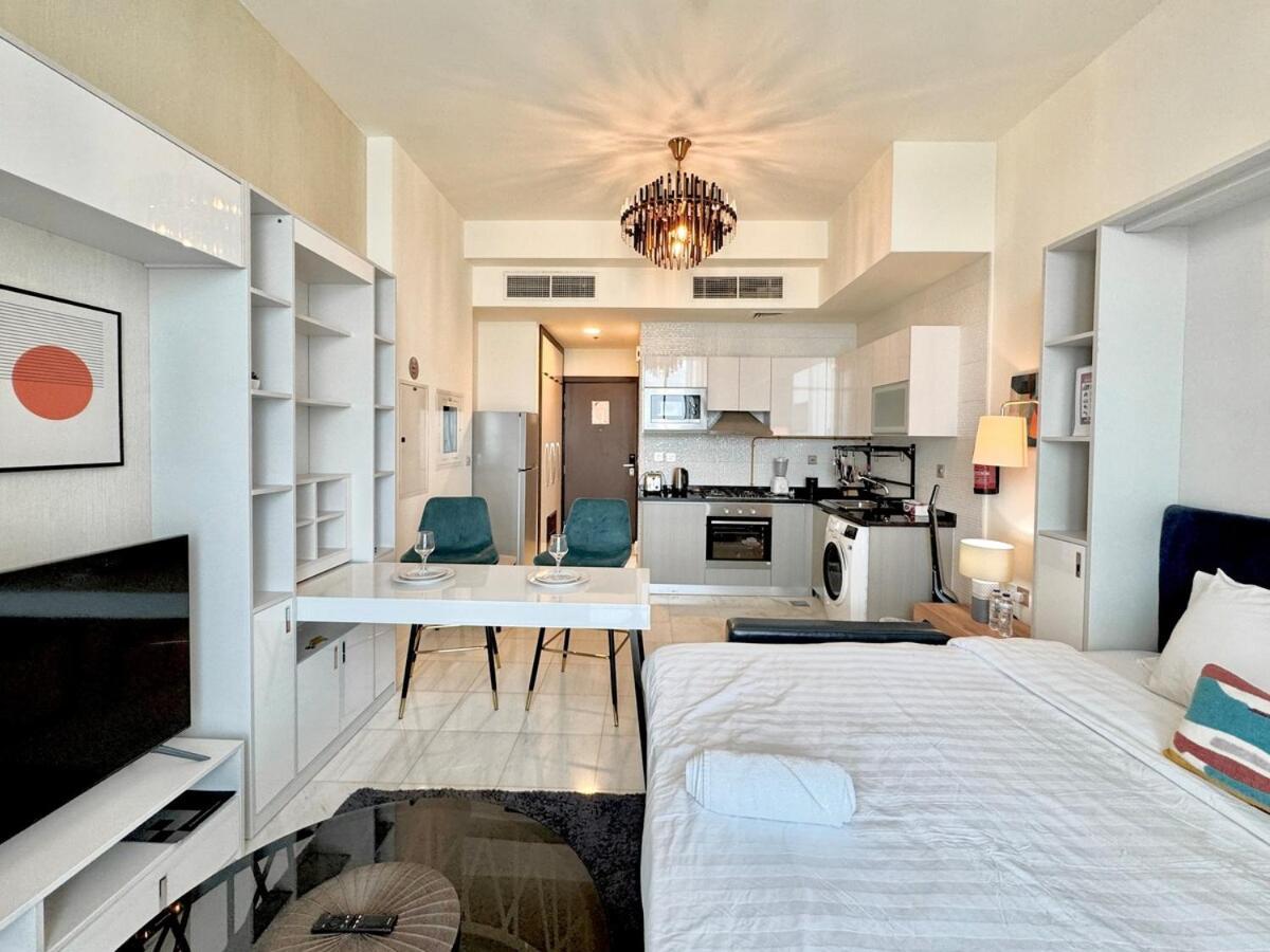 Homes 2 Retreat - Modern Retreat In The Heart Of Business Bay Apartment *