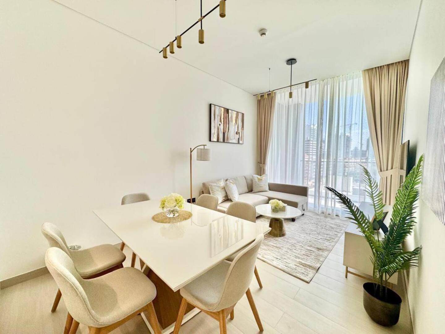 Apartment Cozy Pool View 2br In Jvc *