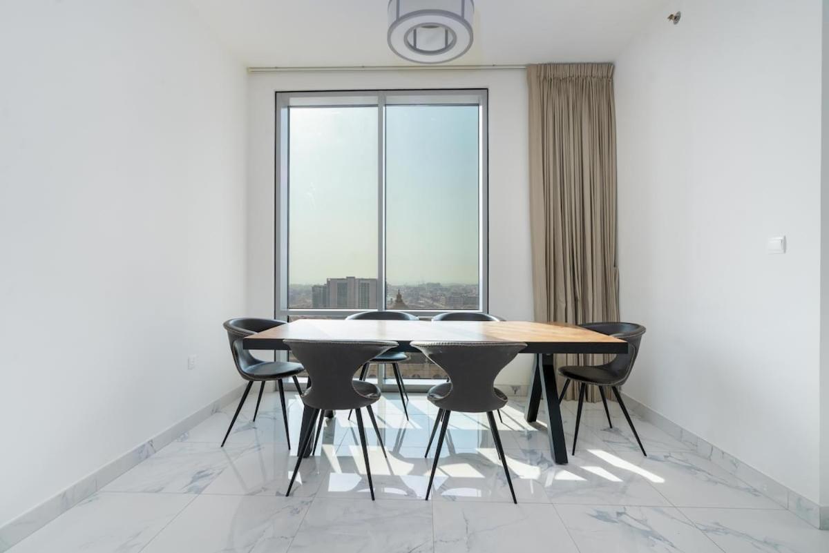 Classy In Center Apartment Dubai