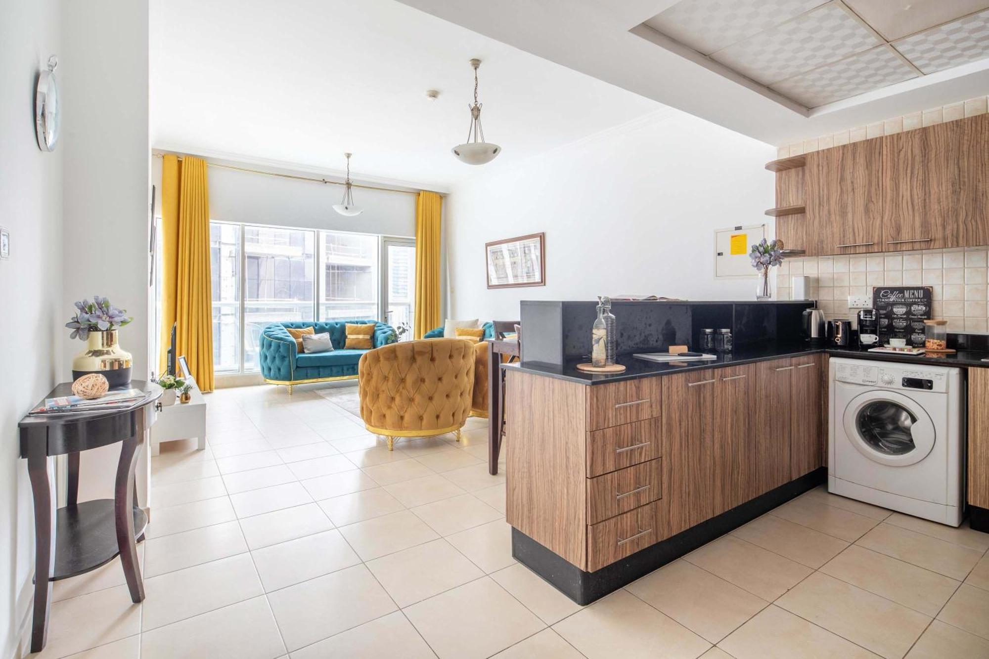 Frank Porter - Al Noujoum Tower Apartment *