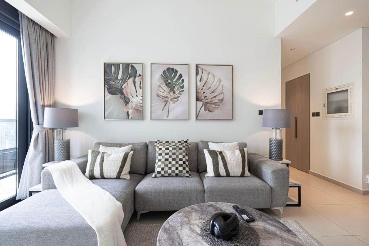 Modern 2br Steps From Mall Apartment *