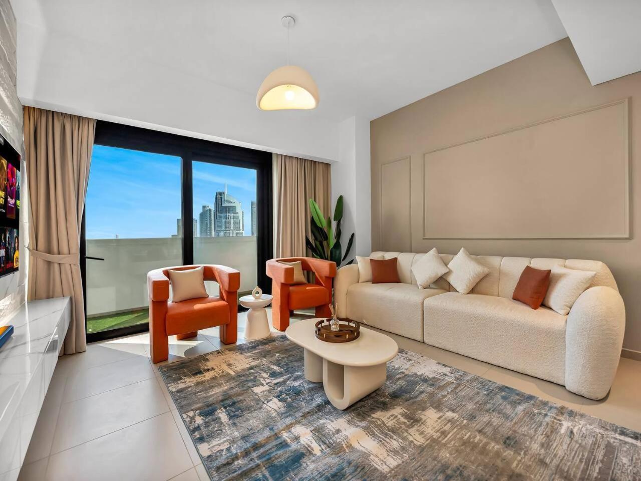 The Burj View Penthouse Apartment *