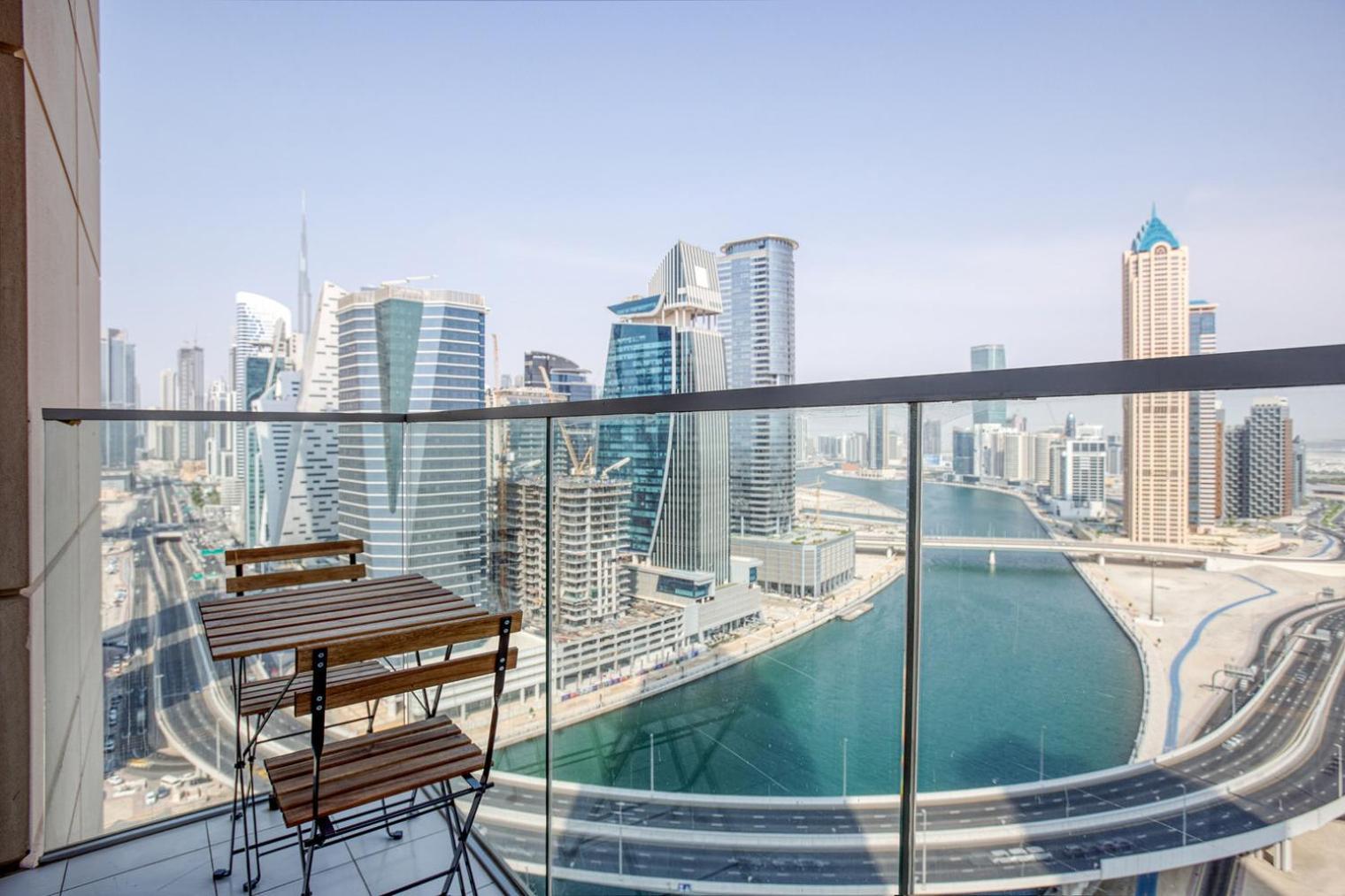 Blueground Noora Elevator Pool Balcony Dxb-828 * Dubai