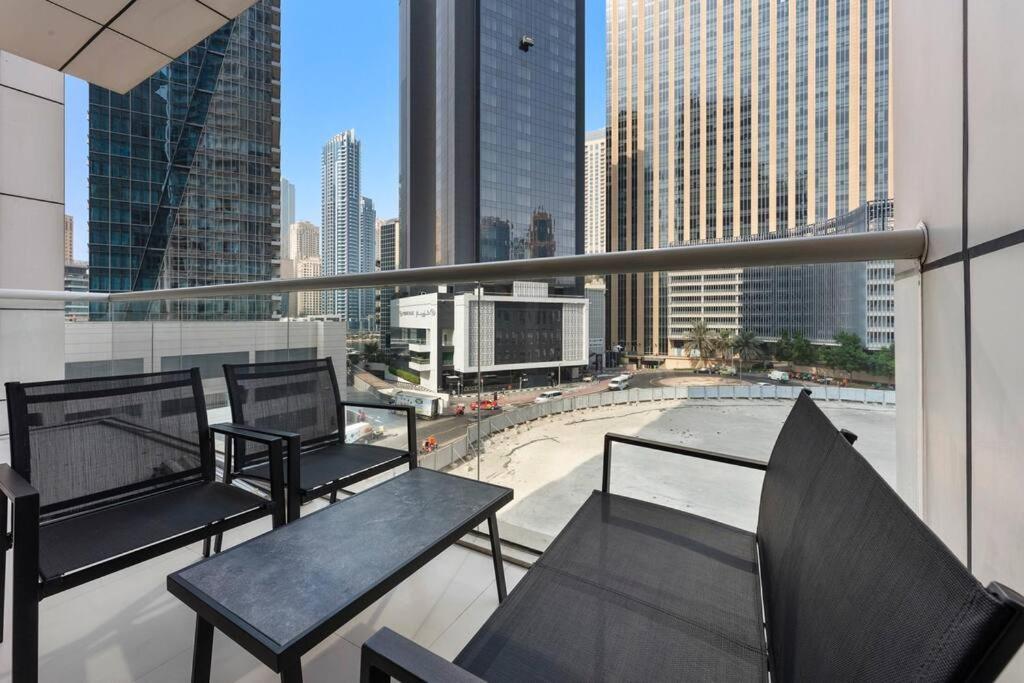 Stonetree - Luxurious 1br Near Marina Mall *