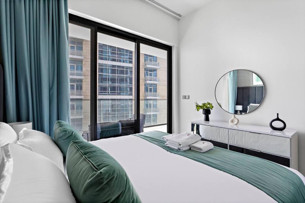 Stonetree - Modern 1br With Amazing Location And View