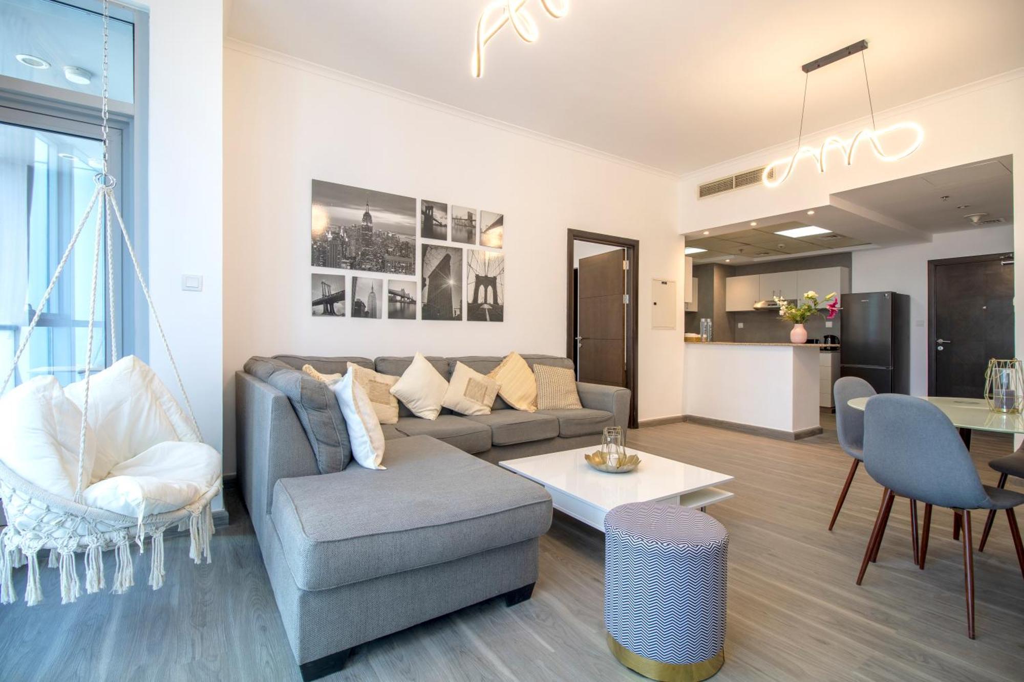 The Torch Tower- Marina - Immaculate One Bedroom * Dubai