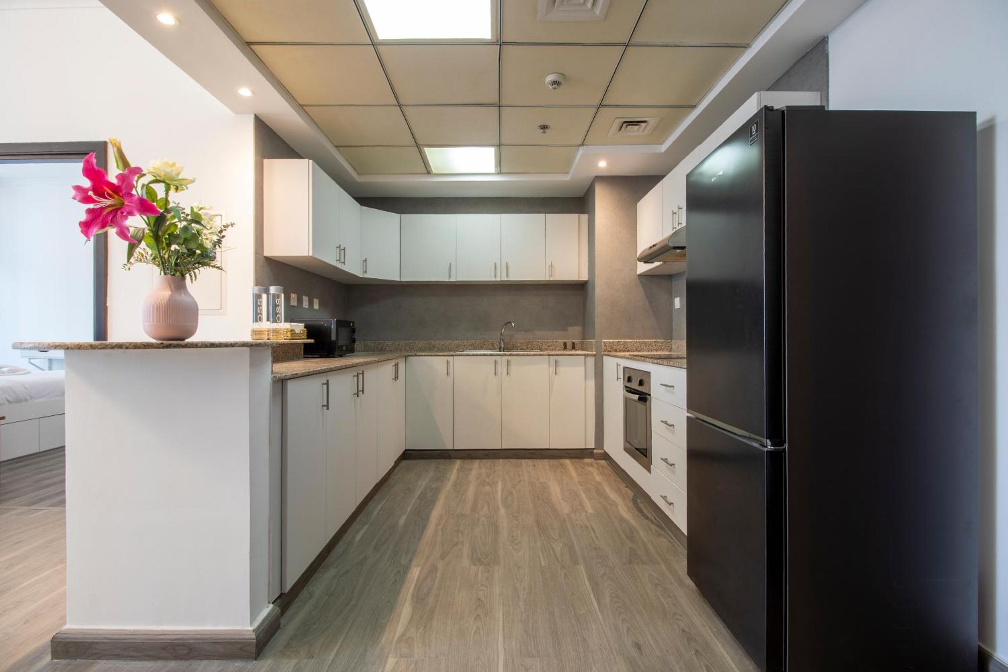 The Torch Tower- Marina - Immaculate One Bedroom Apartment *