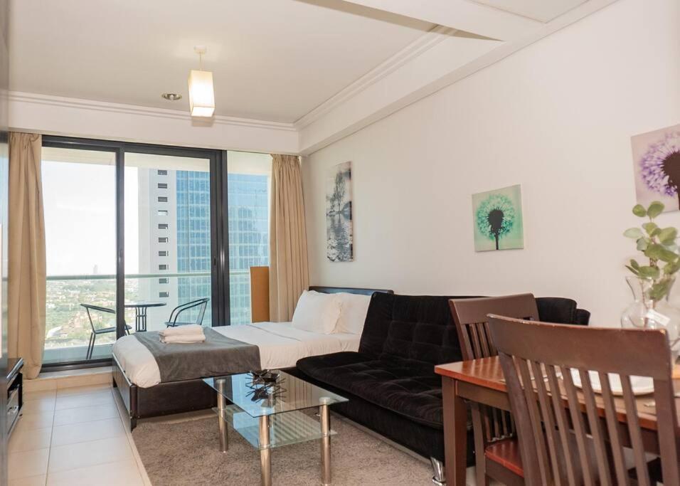 Stonetree - Family-friendly In Peaceful Community Apartment Dubai