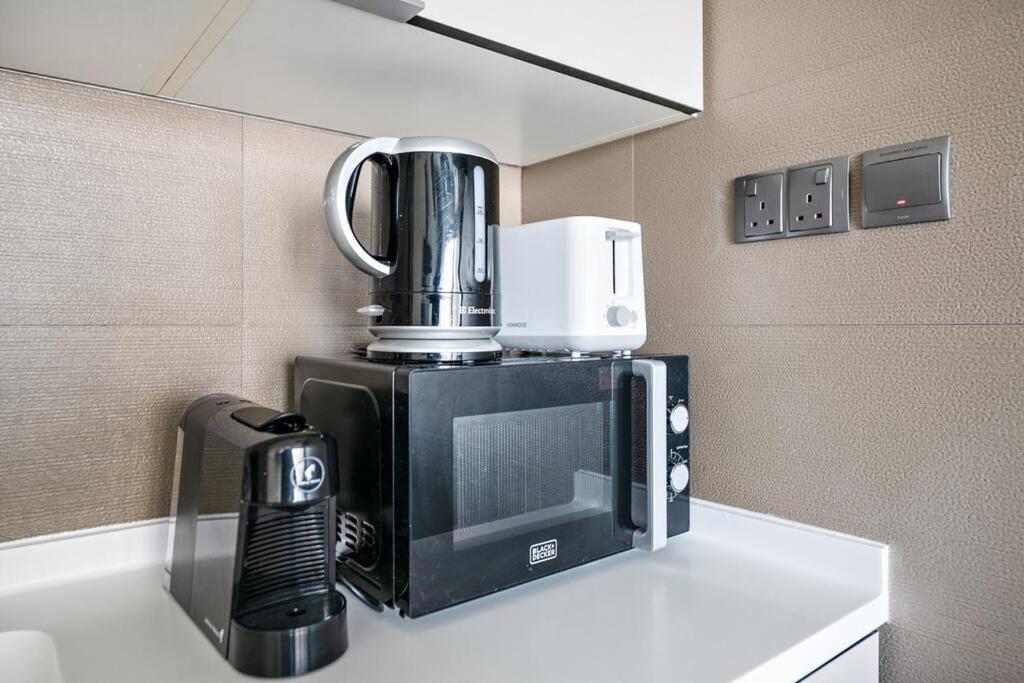 Apartment Modern Style 1 Bedroom Near Marina Mall And Metro *