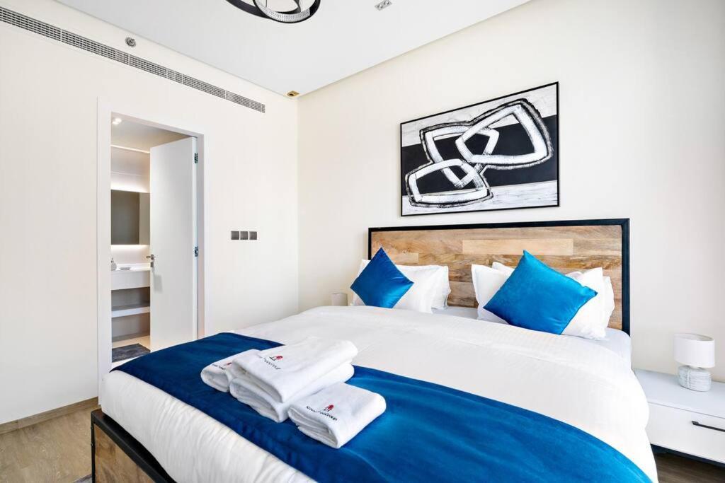 Modern Style 1 Bedroom Near Marina Mall And Metro *