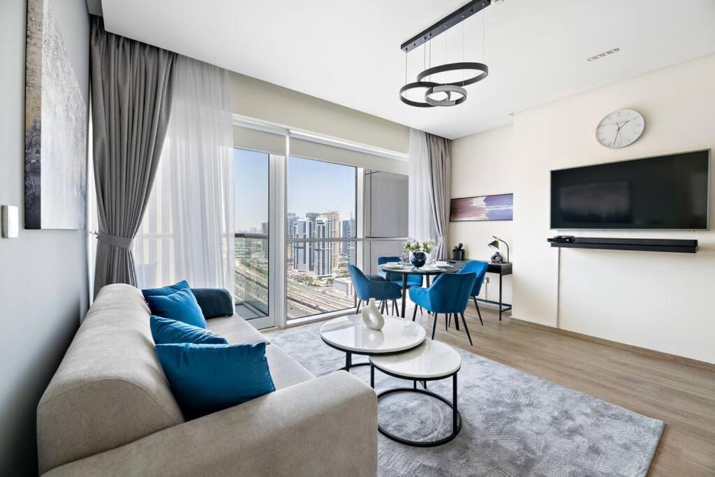 Modern Style 1 Bedroom Near Marina Mall And Metro Dubai