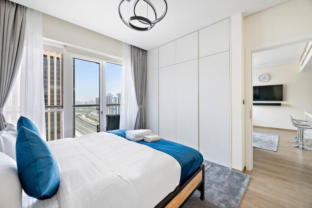Apartment Modern Style 1 Bedroom Near Marina Mall And Metro *