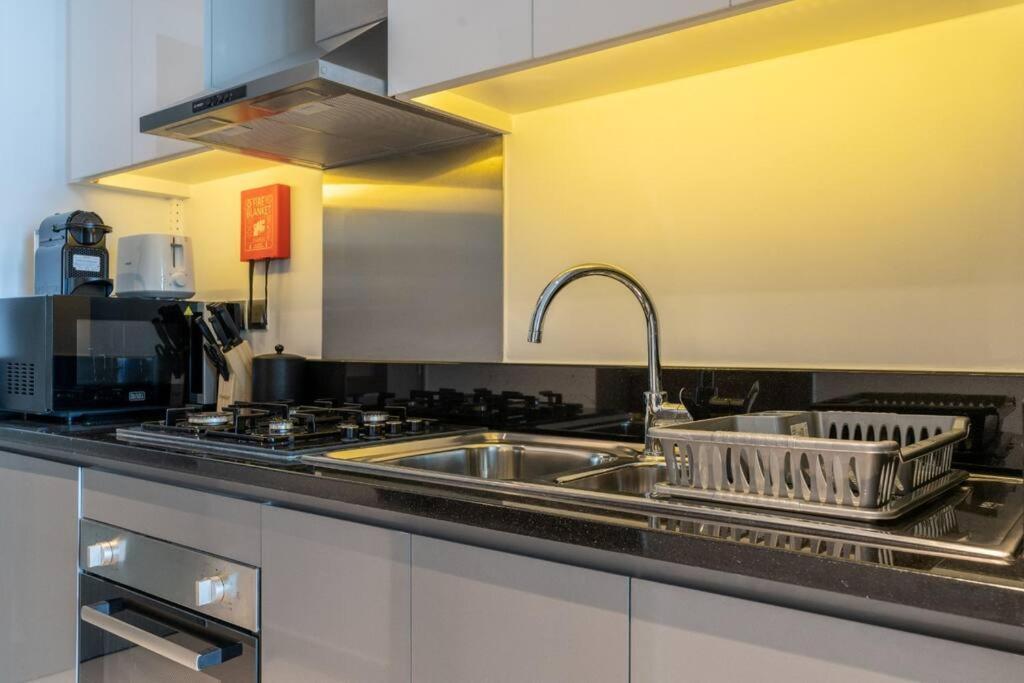 Phineek Homes Luxury With Canal View Damac Maison Prive Business Bay