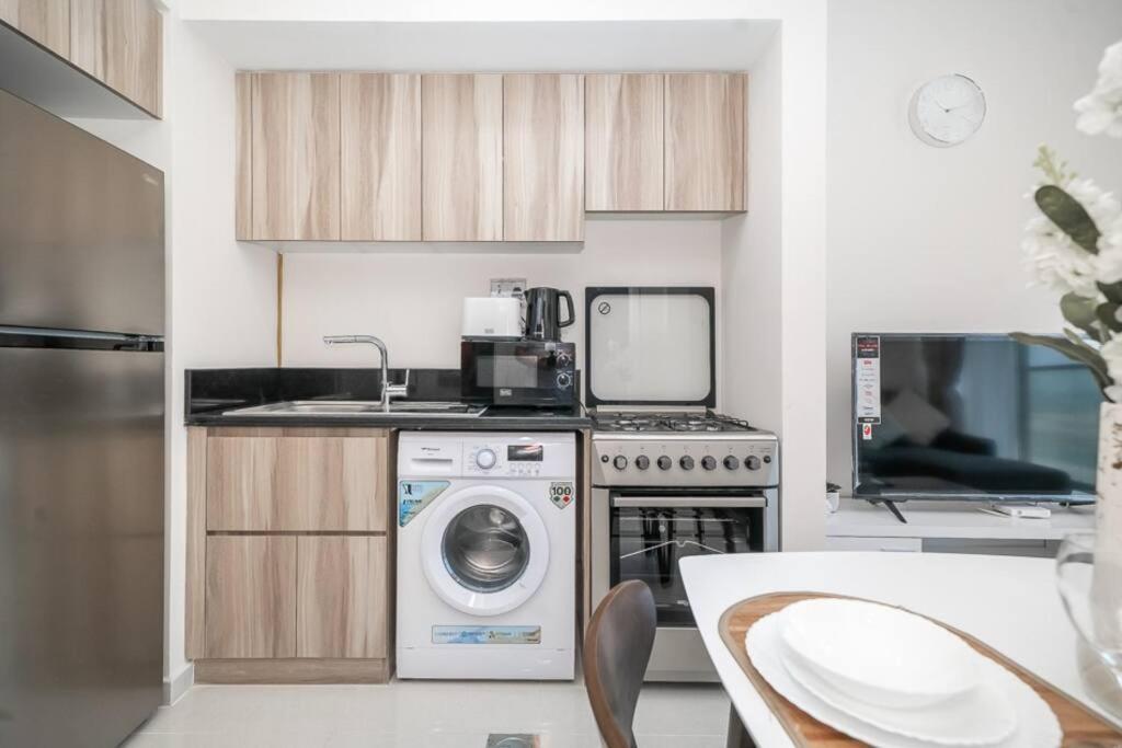 Stonetree - Cozy 1br With Spacious Balcony In Golf A Apartment Dubai