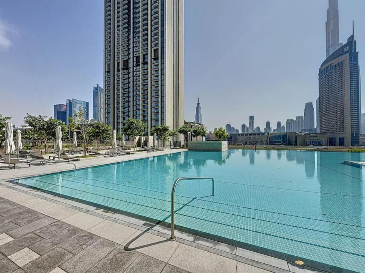 Apartment Downtown Views 2 - Gorgeous Three Bedroom *