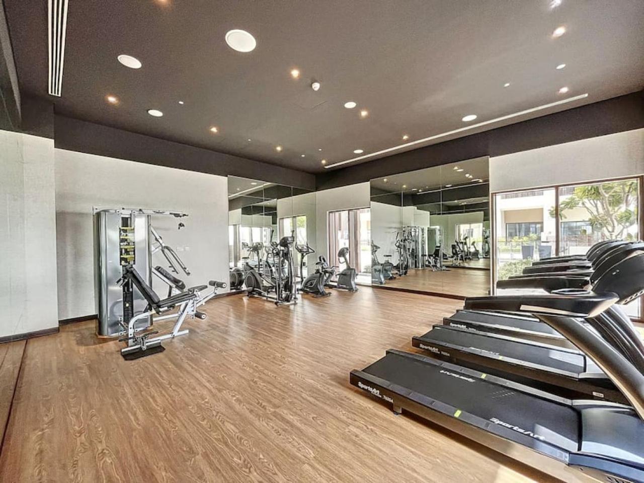 Apartment Sunset At Creek - Exquisite Two Bedroom Dubai