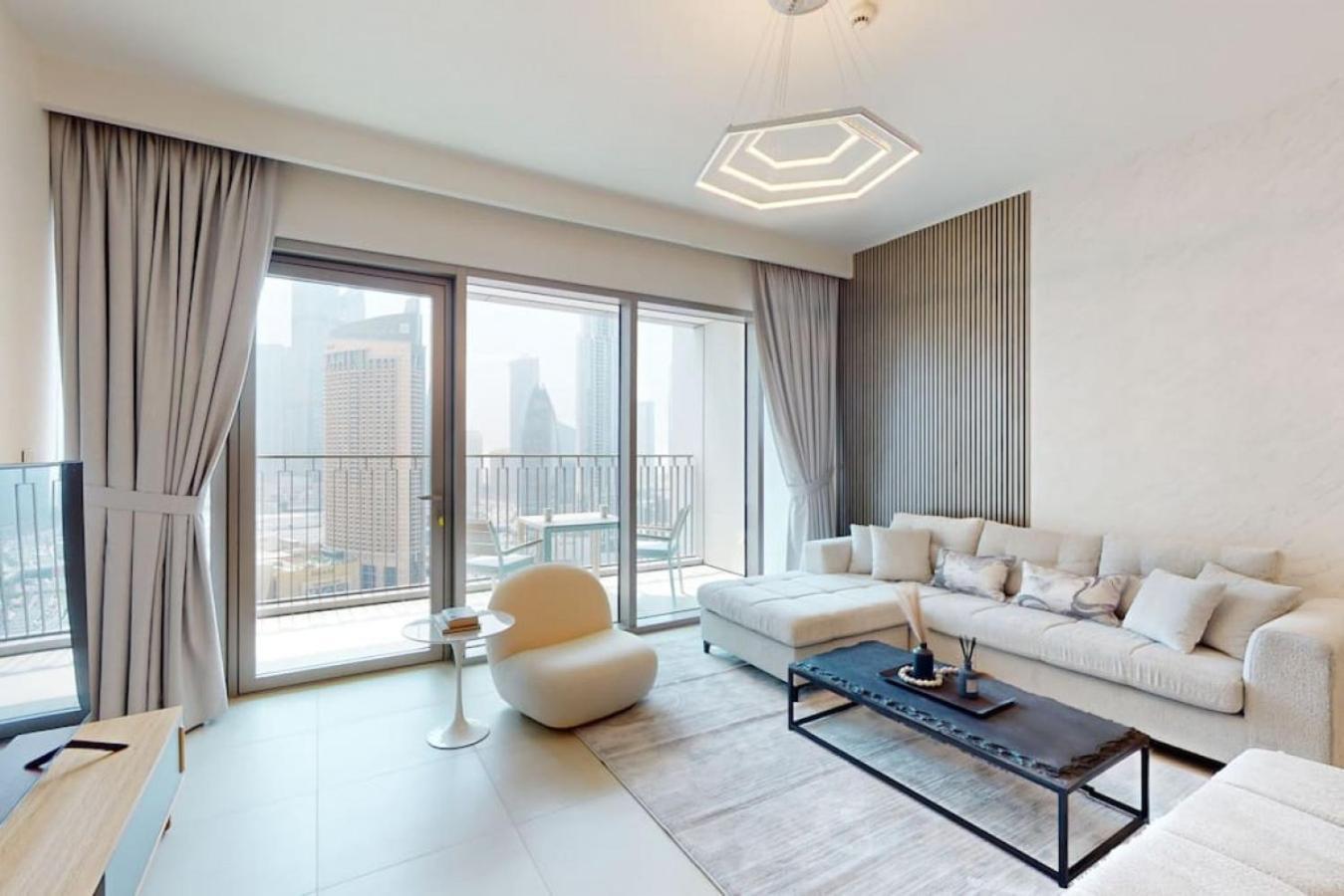 Apartment Downtown Views 2 - Gorgeous Three Bedroom Dubai