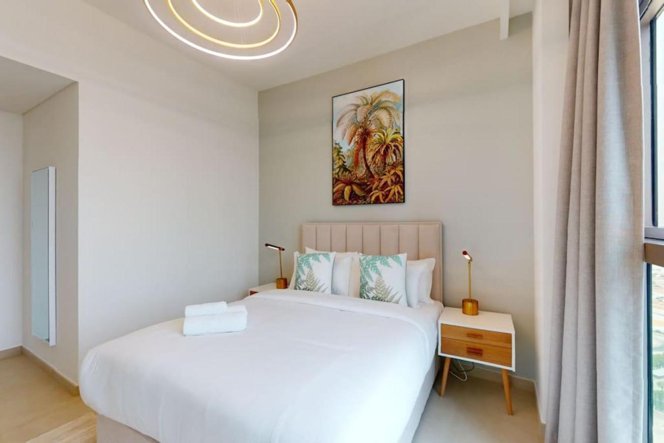 Downtown Views 2 - Gorgeous Three Bedroom Apartment *