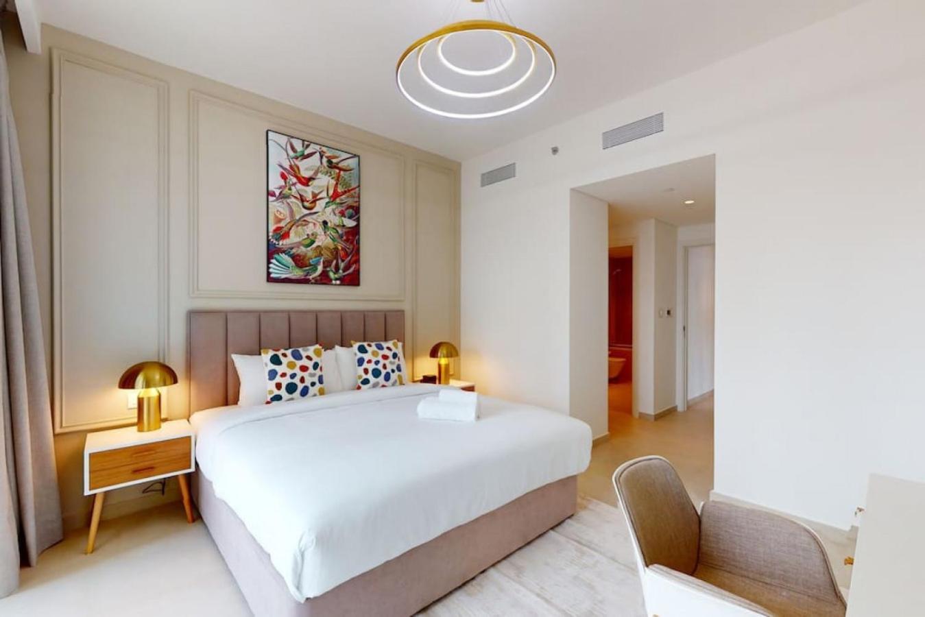 Downtown Views 2 - Gorgeous Three Bedroom Dubai
