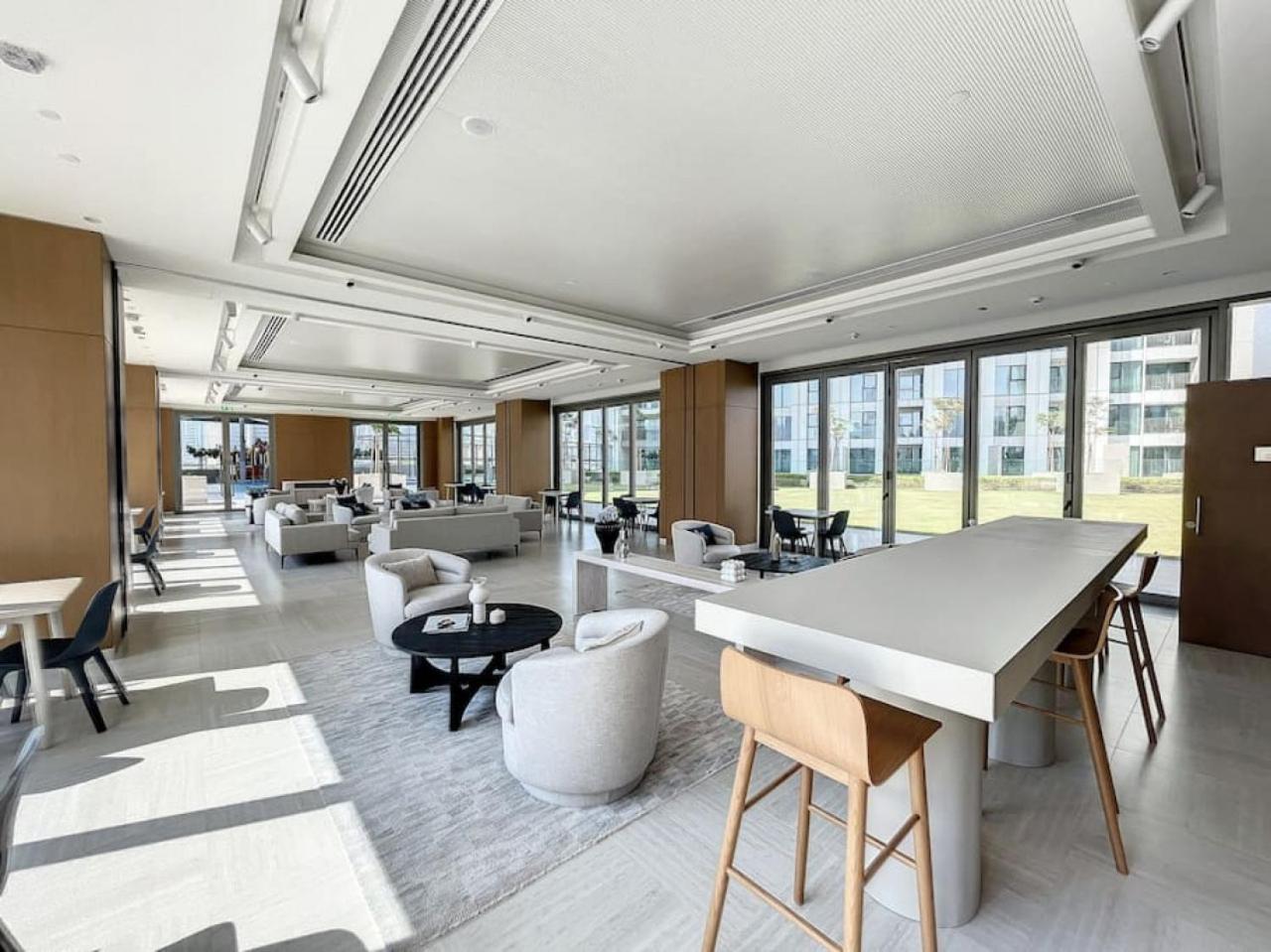 Downtown Views 2 - Gorgeous Three Bedroom Dubai